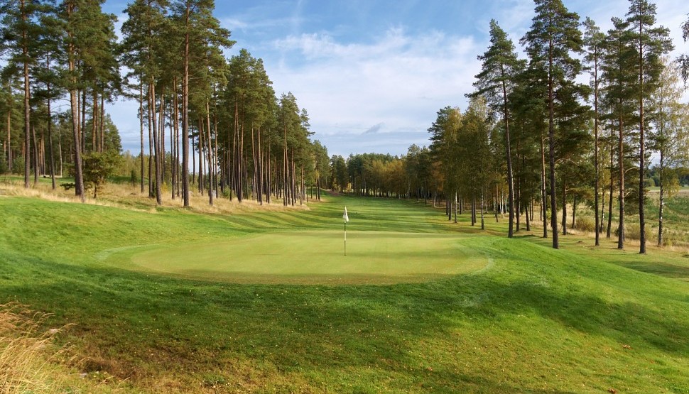 Kungsängen Golf - Kings Course - Hål 1 - Par 4